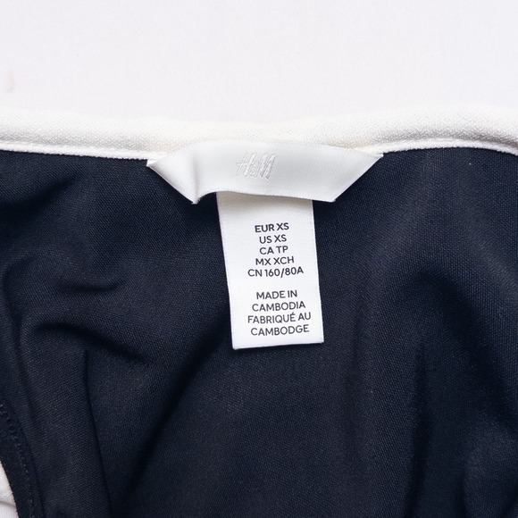 H&M One Shoulder Ruffle Top Black White Asymmetrical Stretch Women's XS - Picture 9 of 10